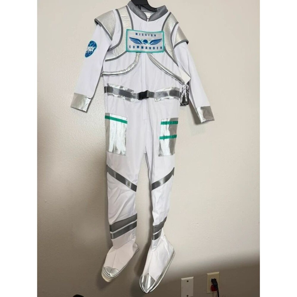 Astronaut costume size 4-6